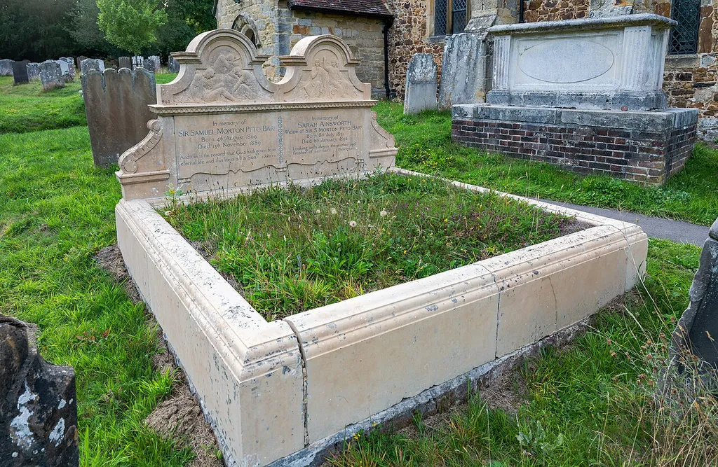 Pembury: PETO MONUMENT APPROXIMATELY 2.5 METRES SOUTH OF THE CHANCEL OF THE OLD CHURCH OF ST PETER, OLD CHURCH ROAD, Grade II
