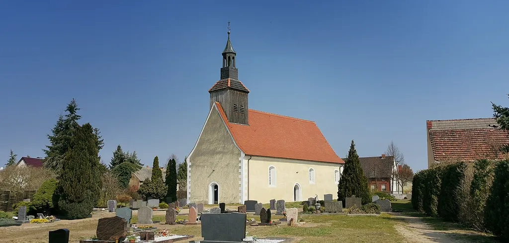 Denkmalgeschützte Dorfkirche Großrössen