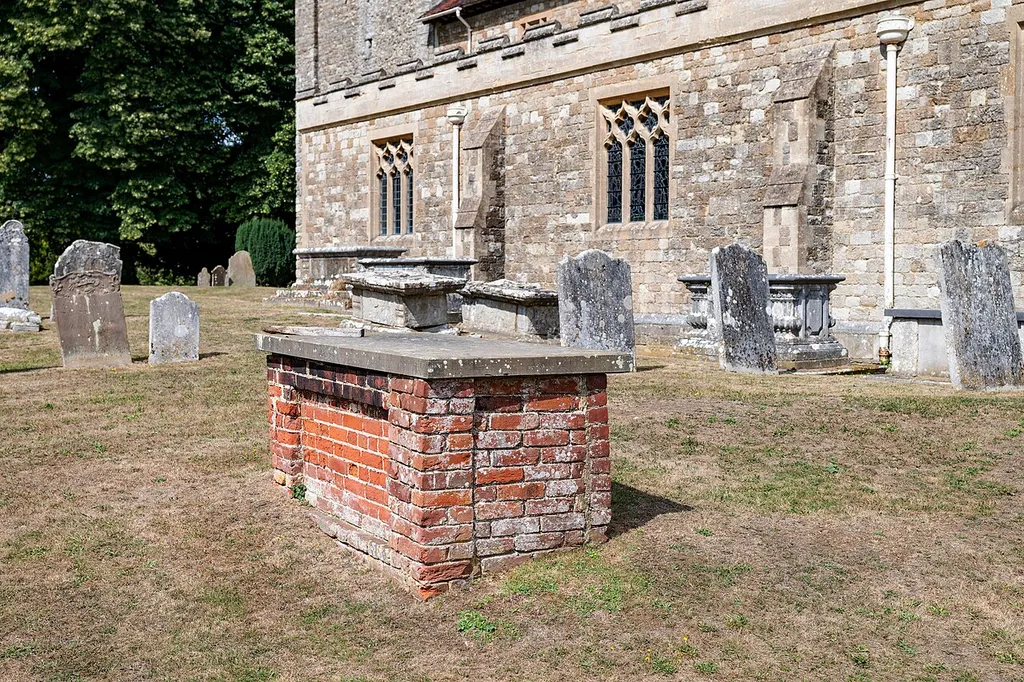 West Malling: Chest tomb approximately 10 metres south of nave of Parish Church of St Mary the Virgin, Grade II