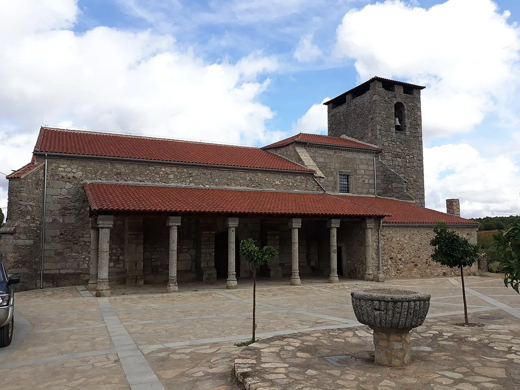 Vista general de la iglesia de Nuestra Señora de la Asunción en Lagunilla, Salamanca