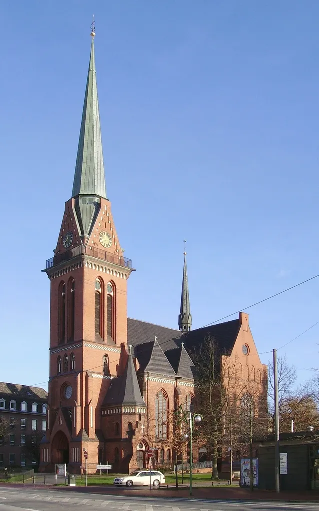 Die 1905 erbaute evangelisch-lutherische Pauluskirche im Stadtteil Lehe von Bremerhaven gehört und dient der Evangelisch-lutherischen Michaelis- und Pauluskirchengemeinde in der Evangelisch-Lutherischen Landeskirche Hannovers.The object shown is a protected cultural monument in the Free Hanseatic City of Bremen with the number 1570 registered with the State Office for Monument Preservation. → Datenbankeintrag