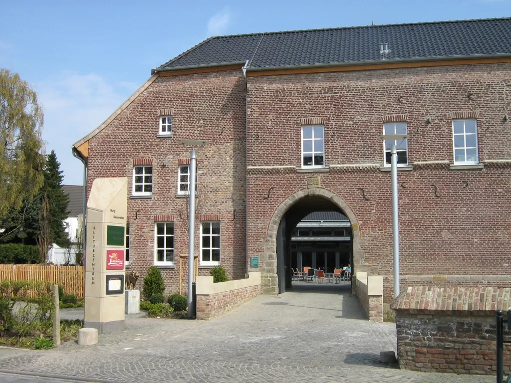 Das Kulturzentrum in Baesweiler This is a photograph of an architectural monument.It is on the list of cultural monuments of Baesweiler, no. 4.