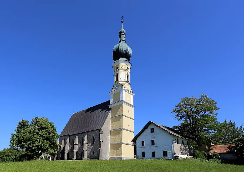 Filial- und Wallfahrtskirche zum allerheiligsten Altarsakrament in Hart, ein Ortsteil der oberösterreichischen Gemeinde Pischelsdorf am Engelbach. Eine gotische Kirche, die von 1510 bis 1519 errichtet wurde. 1640 erfolgte ein Sakristeianbau. Dem vorstellten Westturm wurde eine barocke Glockenstube mit Zwiebelhelm aufgesetzt.