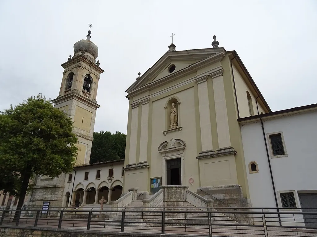 Lugo (Grezzana, Veneto, Italy), Saint Apollinaris church