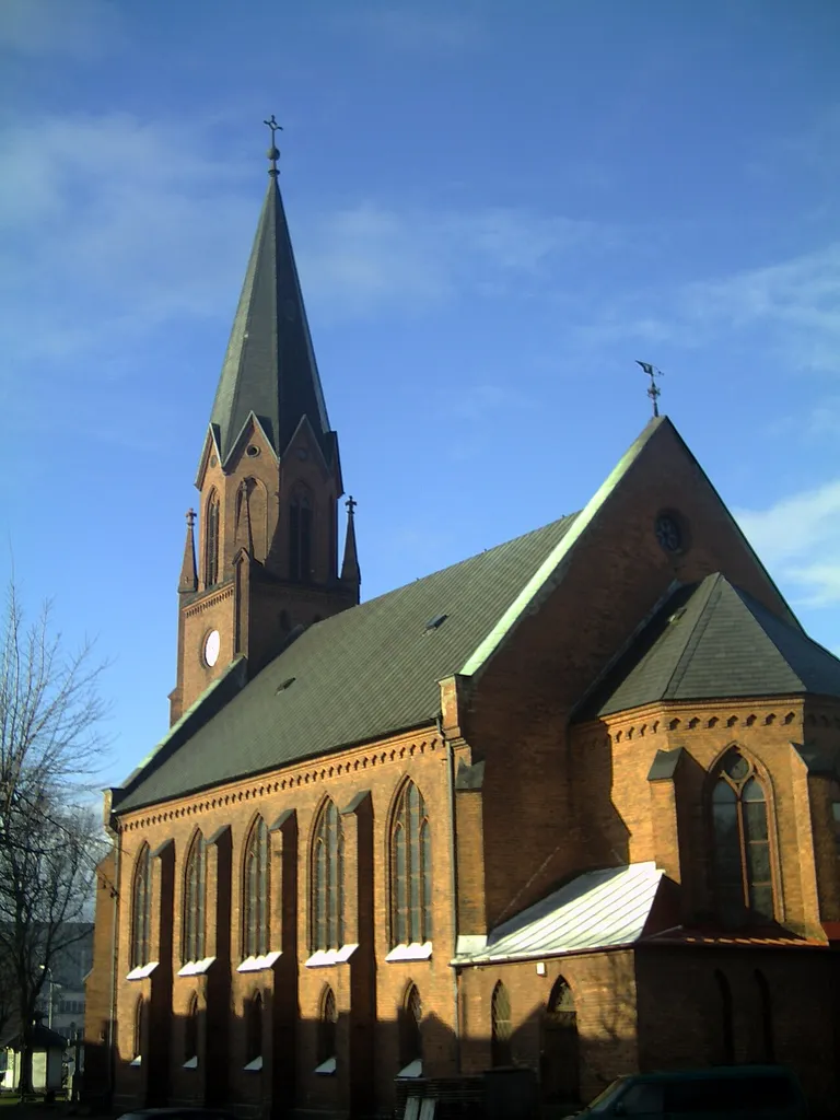 Ustka, ul. Marynarki Polskiej 79a - dawny kościół ewangelicki, ob. rzymskokatolicki kościół parafialny pw. Najświętszego Zbawiciela, 1885
