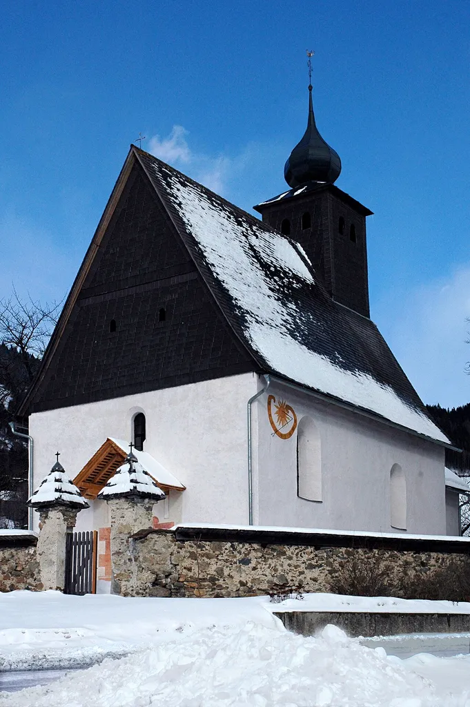 Kath. Filialkirche hl. Nikolaus mit ehem. Kirchhof, Außenansicht