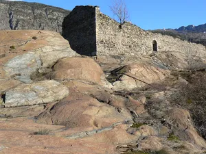 Chenal Castle