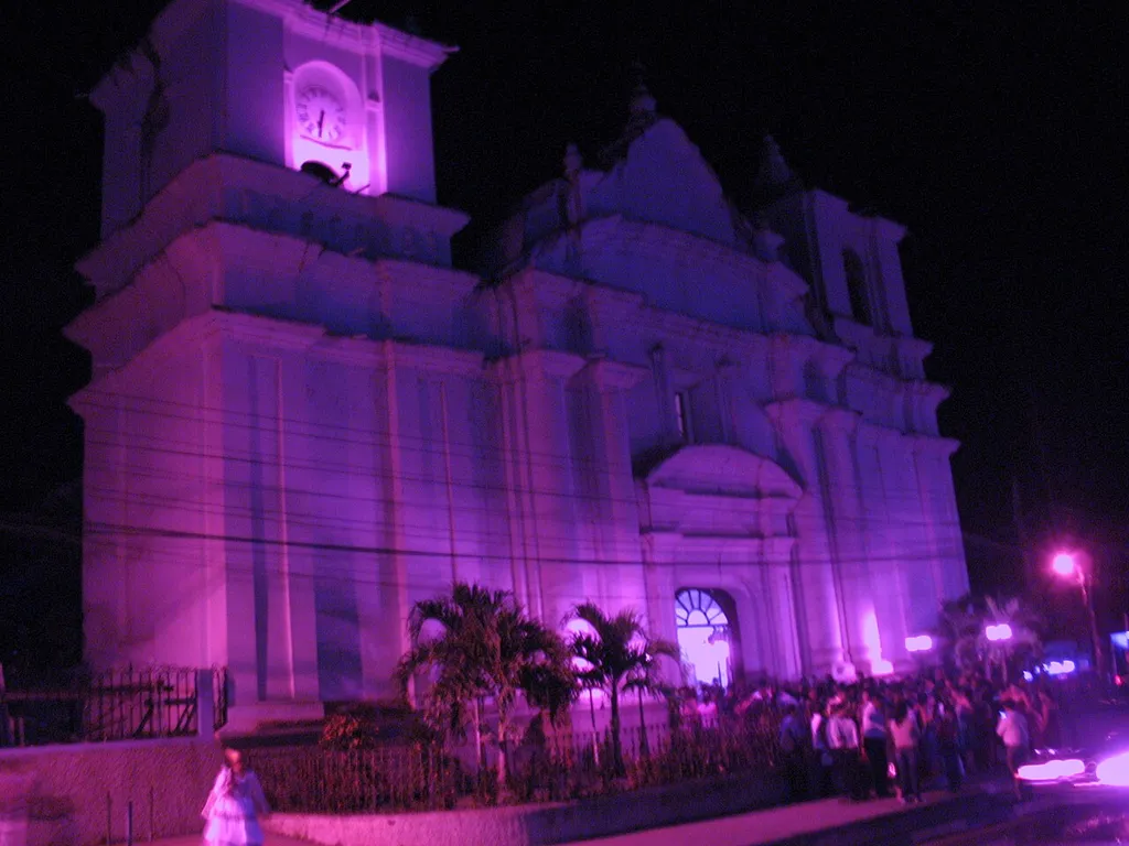Iglesia Catolica Principal de Juticalpa Frente al Parque Central, Olancho, Honduras.