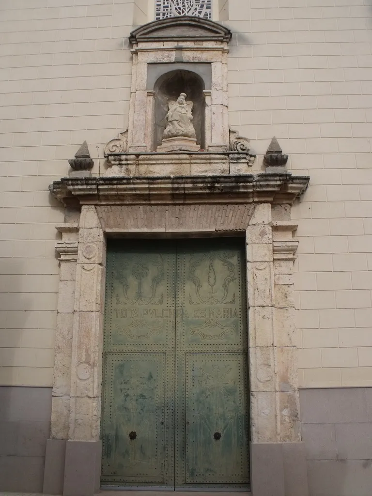 Detalle puerta principal de la iglesia Parroquial