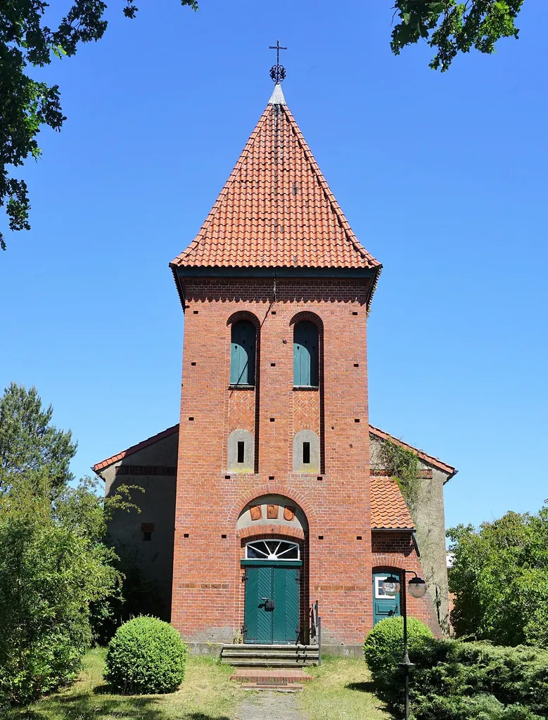 View of the church of Wehningen in Amt Neuhaus, district Lüneburg.