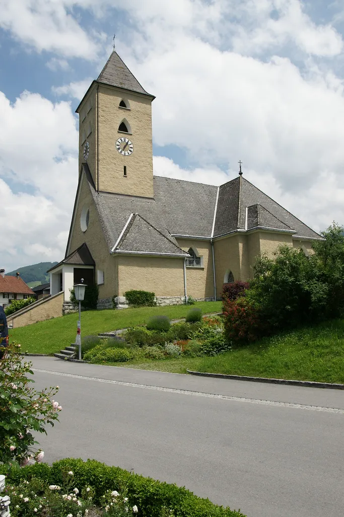 Pfarrkirche zum "Hl. Johannes dem Täufer" in Zwischenwasser - Batschuns erbaut 1921-23 nach Plänen von Clemens Holzmeister.