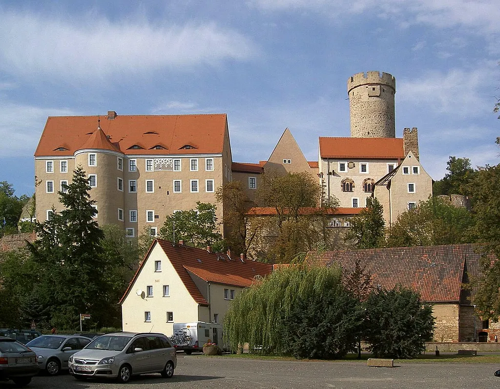 Burg Gnandstein vom Parkplatz aus fotografiert