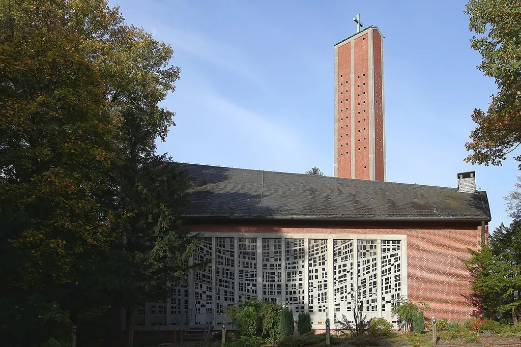 Hamburg-Eißendorf, Apostelkirche, Südseite