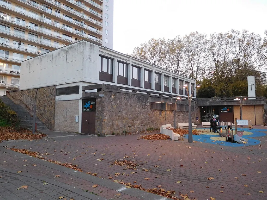 L'église du Saint-Esprit se trouve au Parc Vivès, à Anderlecht, Bruxelles (Belgium)