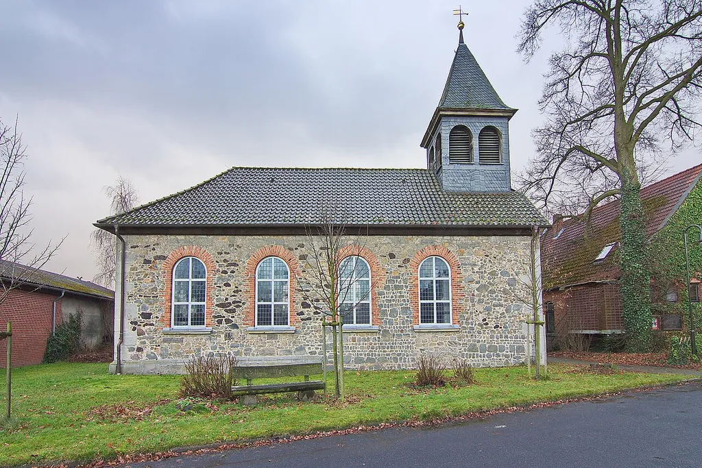 Die Nikolaikirche in Eickenrode (Edemissen) aus der zweiten Hälfte des 17. Jahrhunderts wurde aus einfachen Bruchsteinen errichtet und enthält als ältestes Inventar eine Glocke aus dem Jahr 1507 des Glockengießermeisters Harmen Koster.