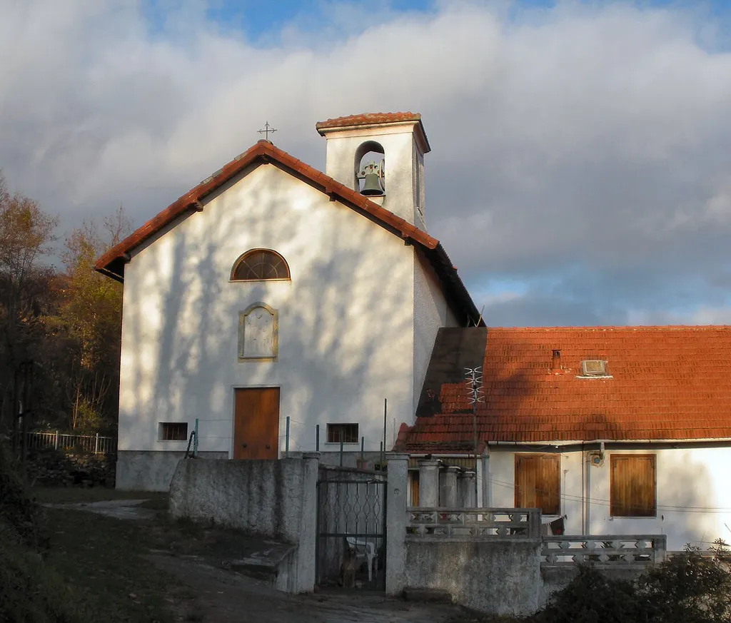 Chiesa di San Martino a Valleregia (Serra Riccò, prov, Genova) Foto propria Novembre 2009 Licensing Categoria:Serra Riccò