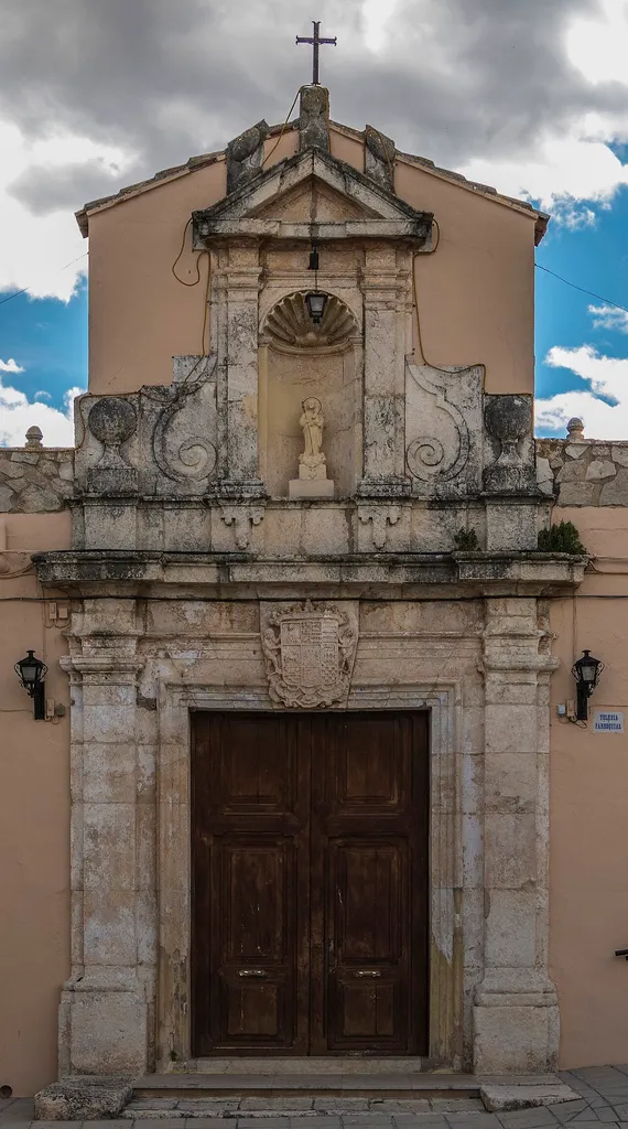 Dins del terme de Rafelguaraf, el Tossalnou està emplaçat sobre un turó. Va ser fundat al segle XVII, damunt de l'antic Tossalet. Aquesta fotografia ha sigut publicada per: L'ajuntament de Rafelguaraf Consulta 20-març-2021.