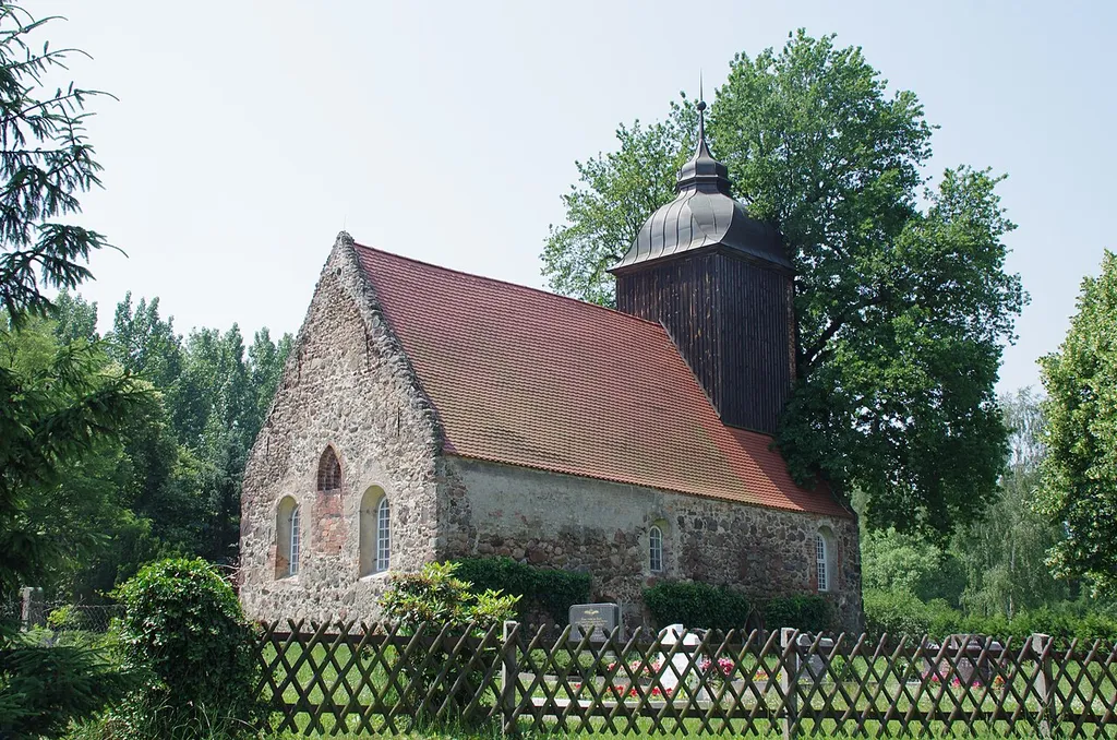 Luckau in Brandenburg. Die Kirche in Egsdorf steht unter Denkmalschutz.
