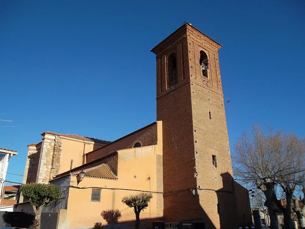 Marchamalo-Iglesia de la Santa Cruz (siglo XVI): de estilo mudéjar toledano.