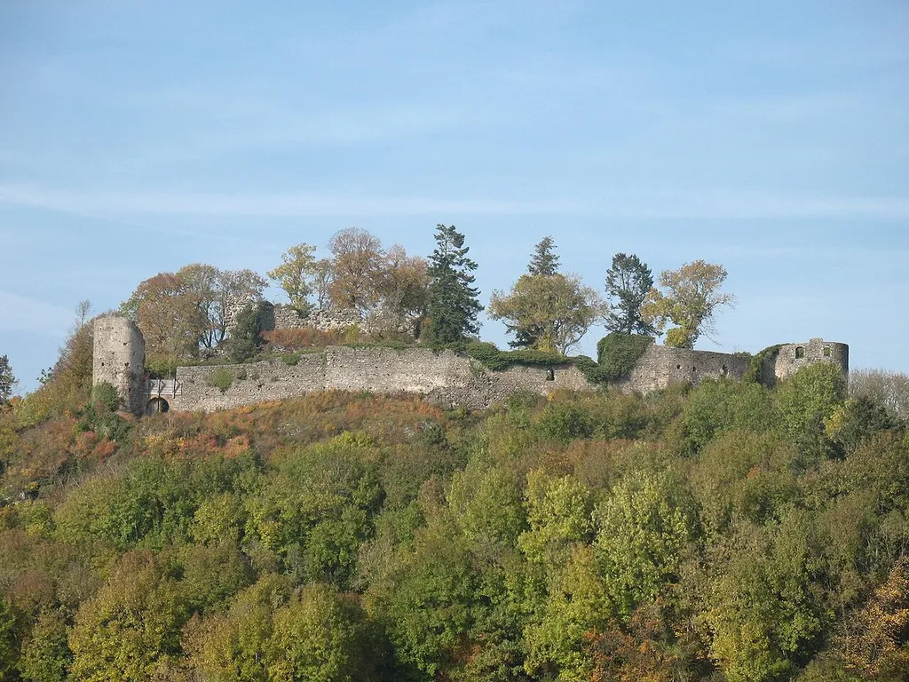 Die Südseite der Ruine Mägdeberg