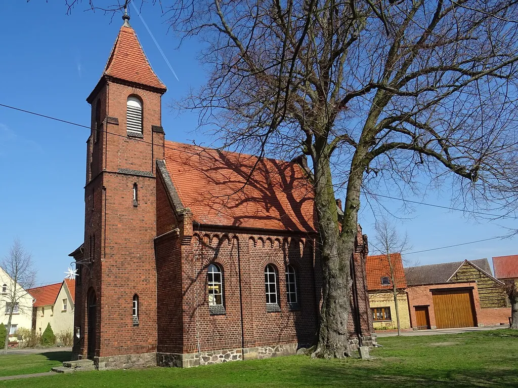 Zemnick, Ortsteil von Zahna-Elster, Dorfkirche von Südwesten