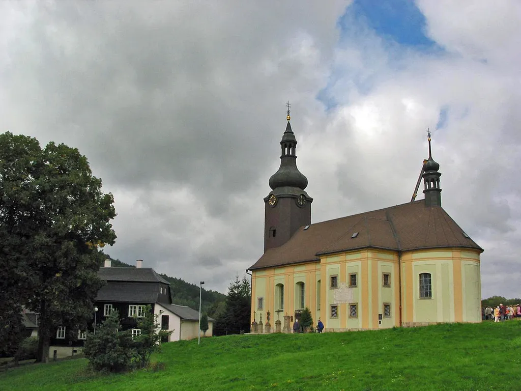 Kostel sv. Marie Magdalény v Kerharticích u České Kamenice
