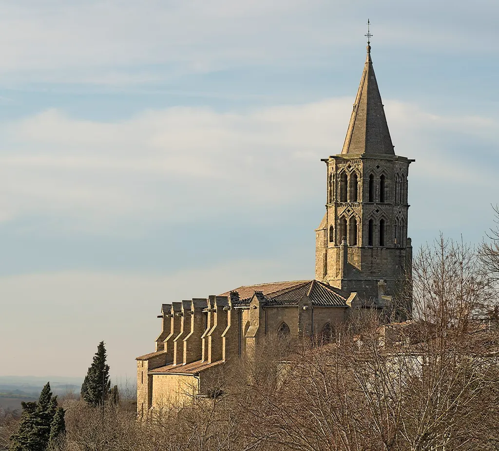 Saint-Félix-Lauragais. Church Saint-Felix view south ramparts.