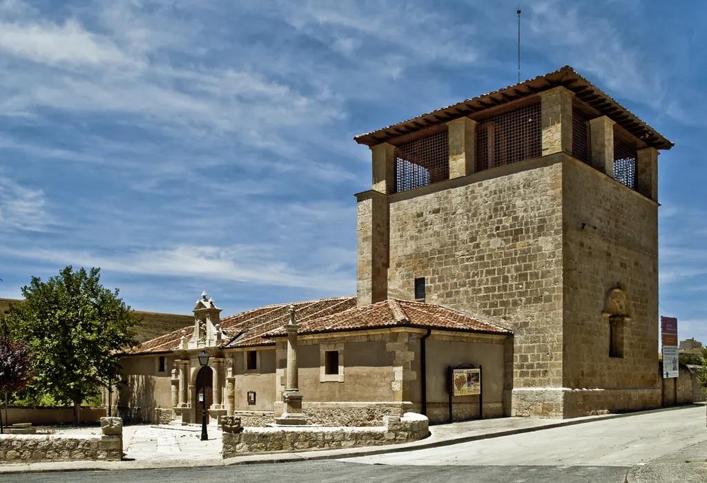 Iglesia de San Miguel Árcangel, SAN MIGUEL DE BERNUY (Segovia) España, románica s XIII, Fachada Sur.