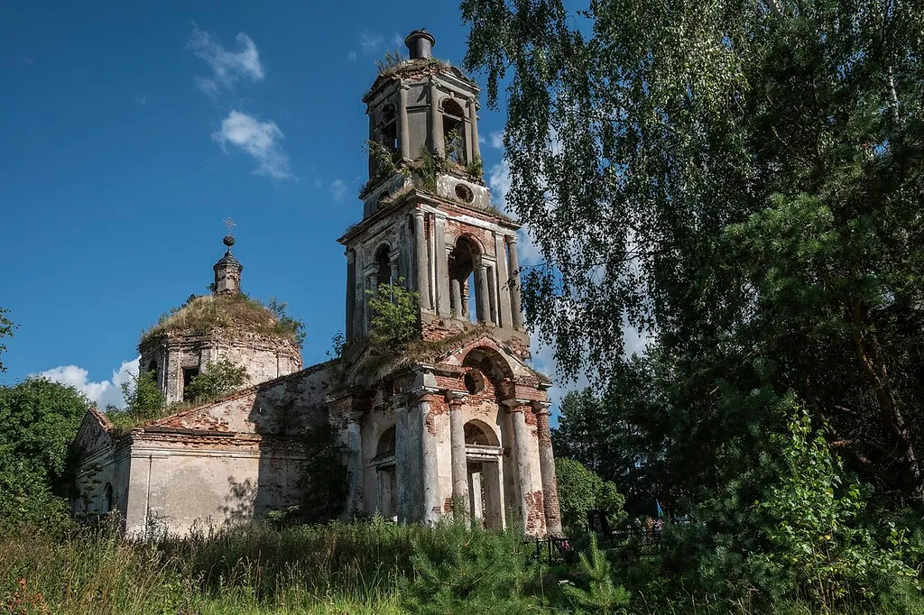Церковь Никитская с иконостасом: Лозьево, Бежецкий район, Тверская область