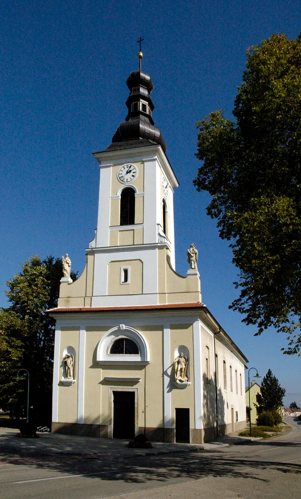 katholische Pfarrkirche Maria Himmelfahrt in Obritz, Gemeinde Hadres