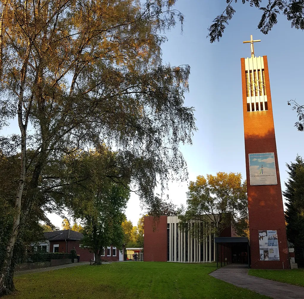 Kirchgebäude mit Anbau Kindergarten und Pfarrhaus