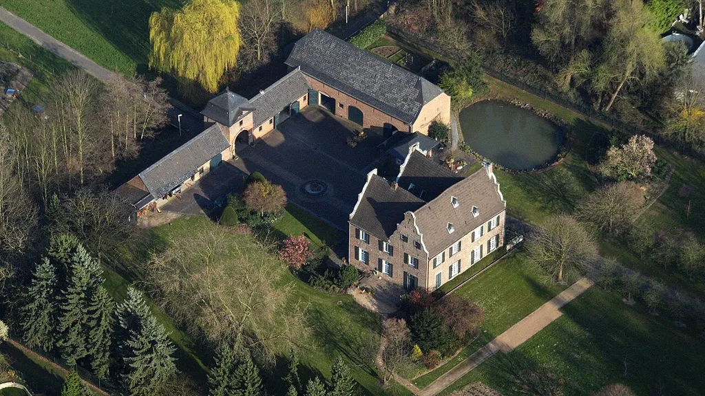 Wolfsburg, Bornheim-Roisdorf: Luftaufnahme aus nordwestlicher Richtung