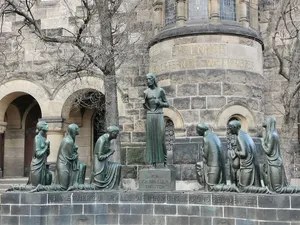 Ehrenbrunnen