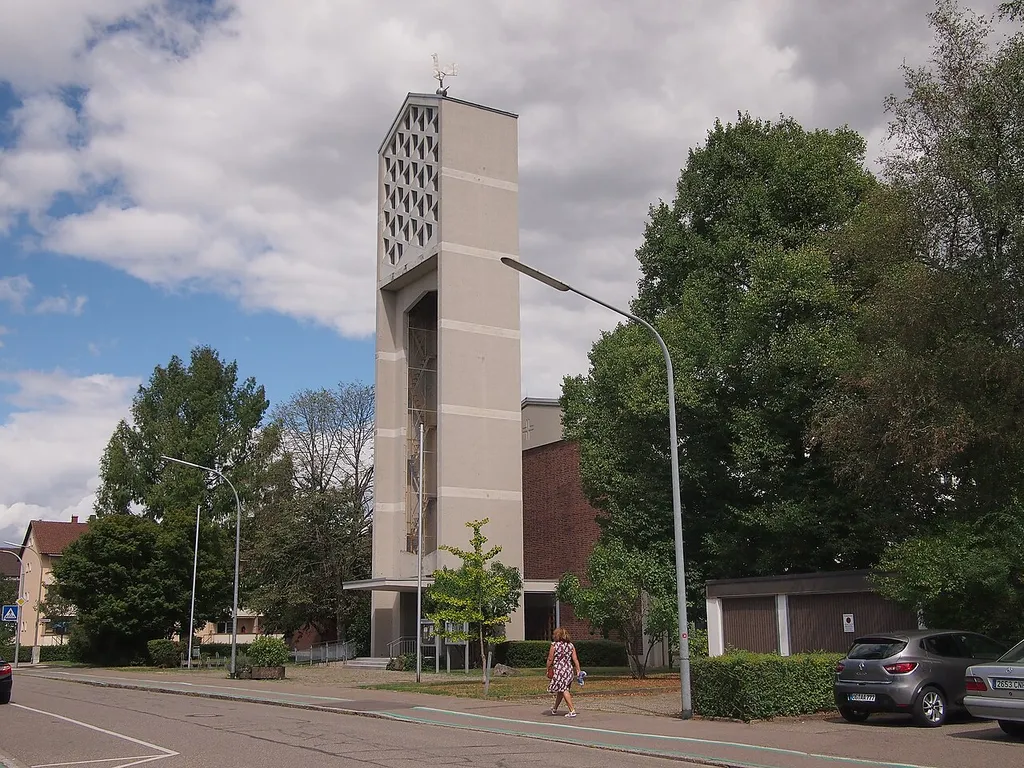 Offenburg 2020. Die Erlöserkirche von 1963 in der Wichernstraße im Stadtteil Albersbösch.