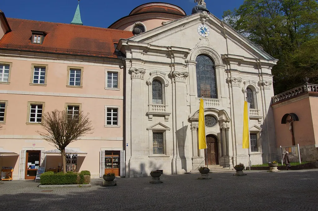 Weltenburg - Klosterkirche von aussen