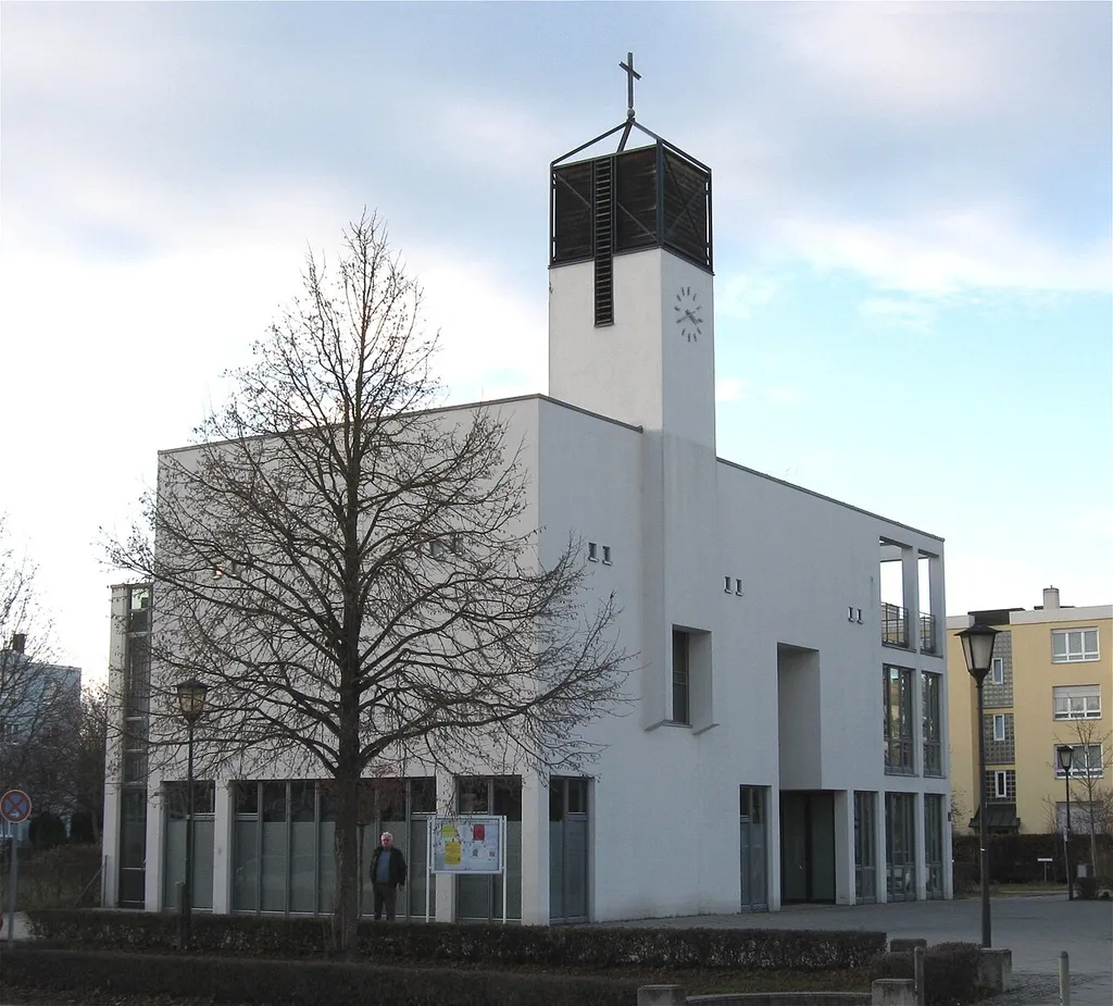 Dietrich-Bonhoeffer-Kirche, Neuperlach in München
