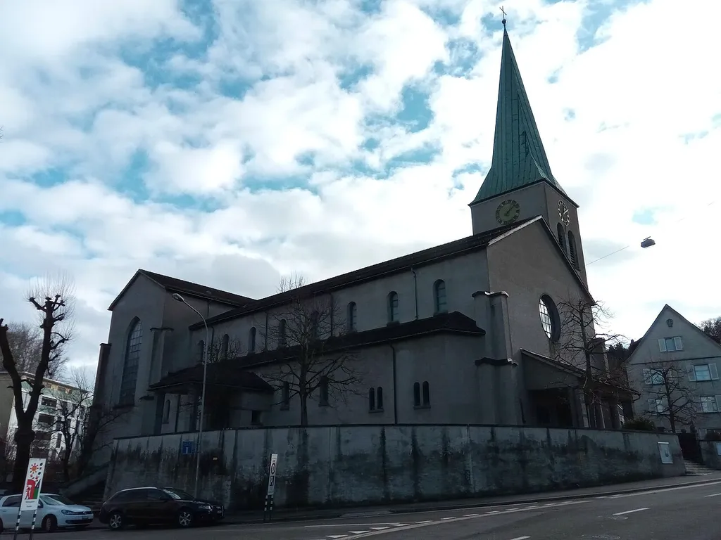 Die nördliche Fassade der Herz-Jesu-Kirche in St. Georgen, St. Gallen