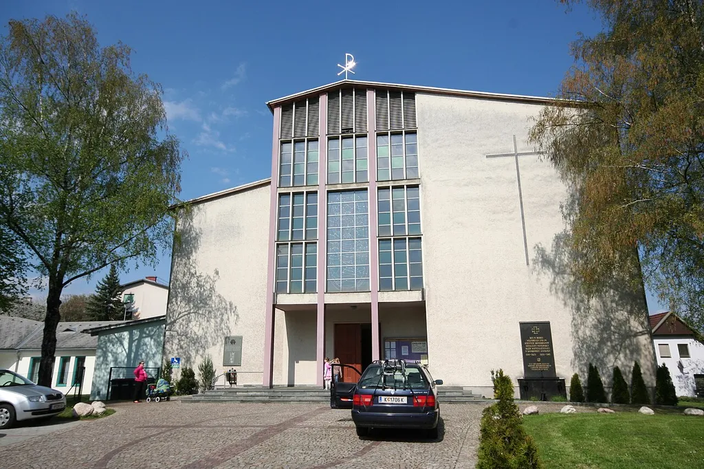 Neue Kirche in St Peter, Klagenfurt This media shows the protected monument with ObjektID 62202 in Austria. (Commons, de, Wikidata)