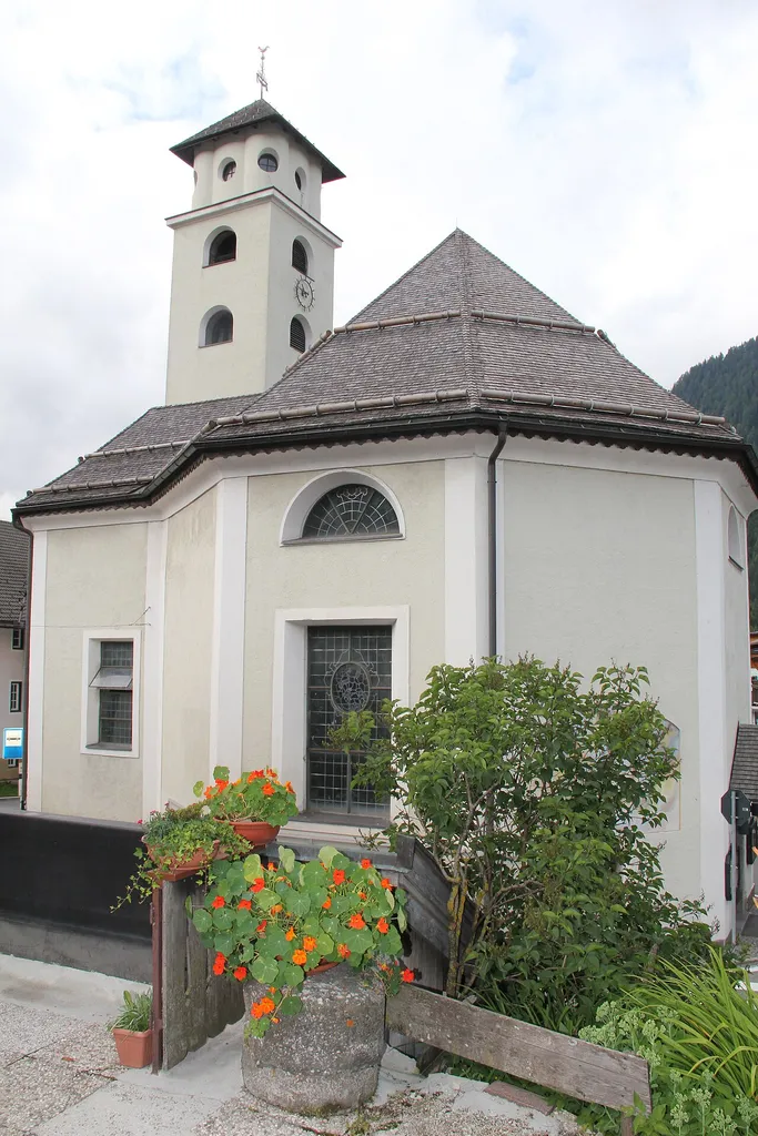 Sankt-Josef-Kirche in Moos (Sexten)