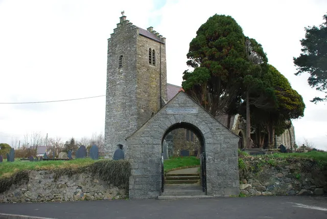 Eglwys Llannor Church The parish church of the Holy Cross at Llannor consists of an undivided chancel and nave dating primarily to the 13th century, with a tower to the west of 15th or 16th century date. The South transept and porch are modern.