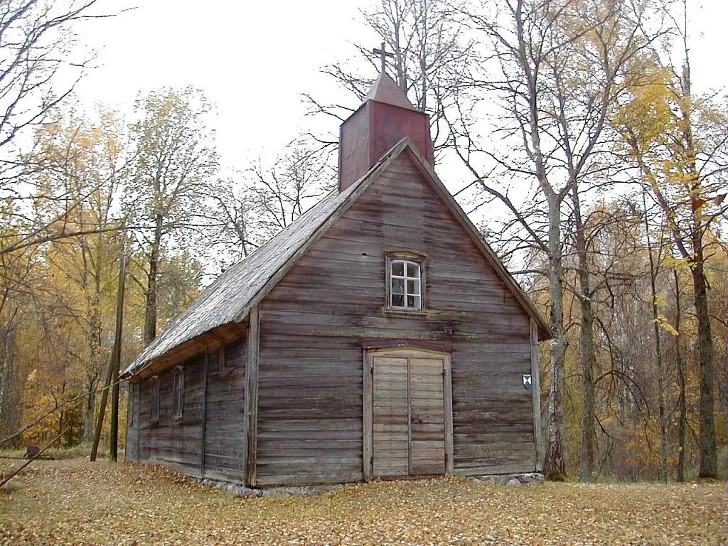 Katholische Kirche St. Johannes der Täufer in Kankaļi, Gemeinde Mazzalvas, Bezirk Nereta, Lettland.