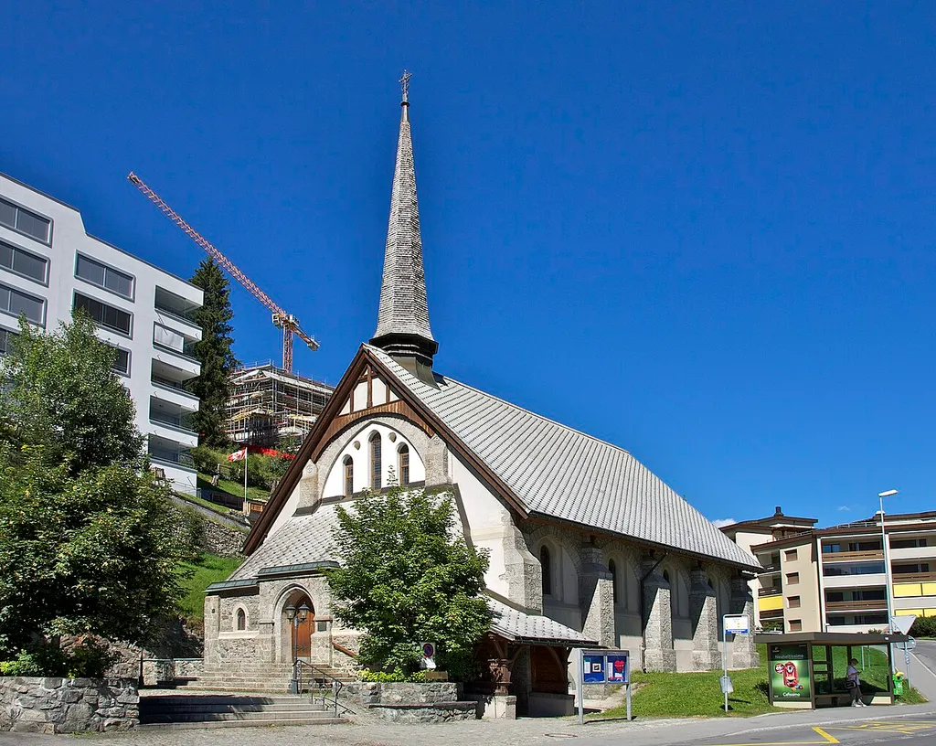 Die Englische Kirche in Davos, auch English Church of St. Luke. Ein Kulturdenkmal von regionaler Bedeutung im Kanton Graubünden, ein sogenanntes B-Objekt.
