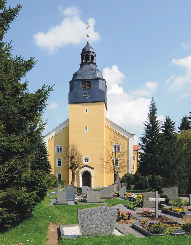 Ev. Pfarrkirche in Steinigtwolmsdorf (Sachsen, Deutschland)