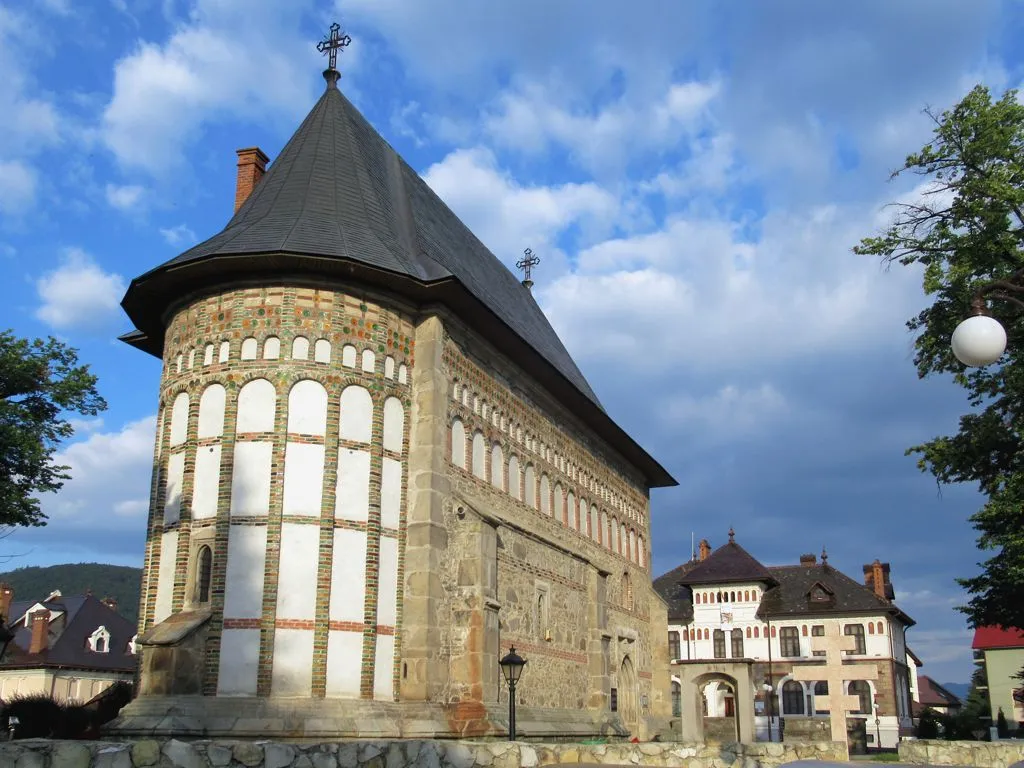 In the time of Stefan the Great, the Church of St. John (1498) in Piatra Neamt, Romania, was part of the Princely Court.