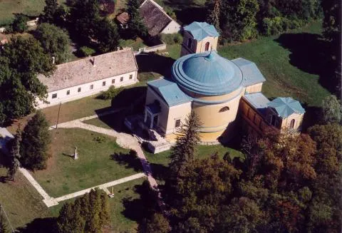 Ganna, Hungary, aerialphotogfraphy. Szent Kereszt Felmagasztalása római katolikus templom