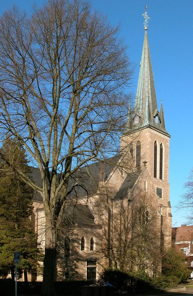 Ev. Kirche in Mülheim-Broich Standort 51°25′23.76″N 6°52′12.90″E / 51.4232667°N 6.87025°E / 51.4232667; 6.87025