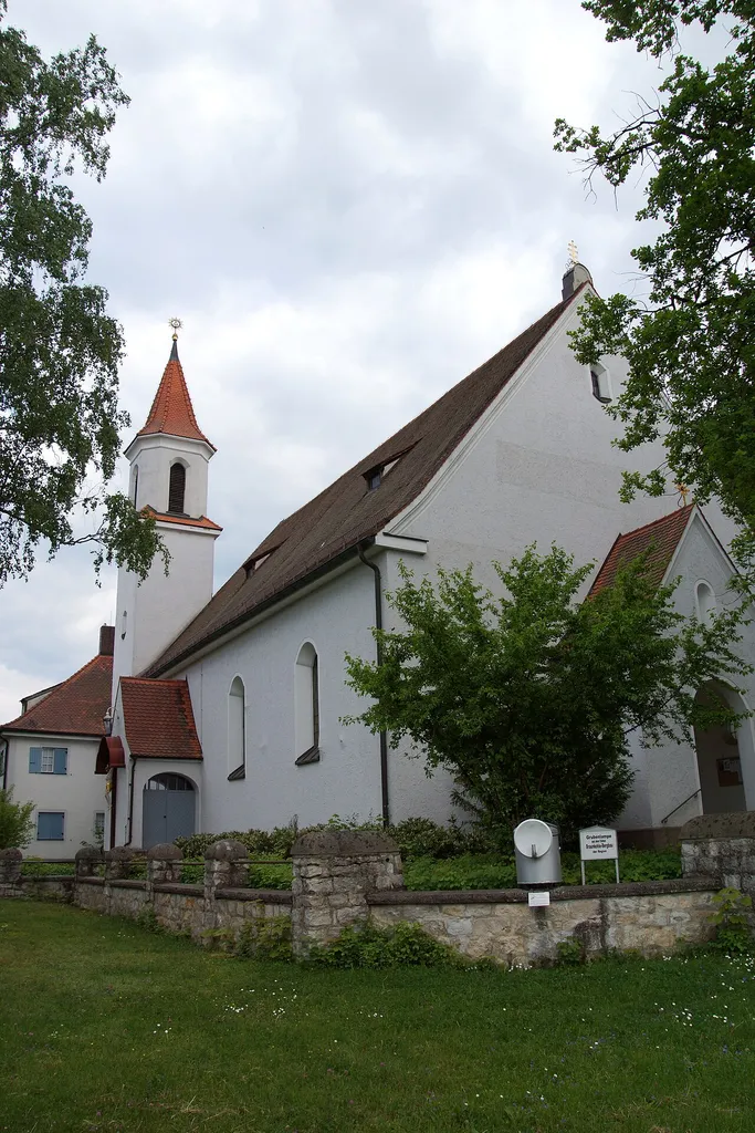 Die heutige Friedhofskirche und ehemalige Pfarrkirche in Maxhütte-Haidhof bei Schwandorf