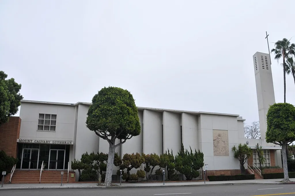 Mount Calvary Luthern Church, Beverly Hills, California - Photo by Glenn Francis of www.PacificProDigital.com