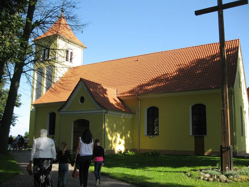 zespół kościoła ewangelickiego ob. par. rzym.-kat. p.w. Św. Trójcy kościół ewangelicki cmentarz przy kościele ewangelickim Budry, Budry