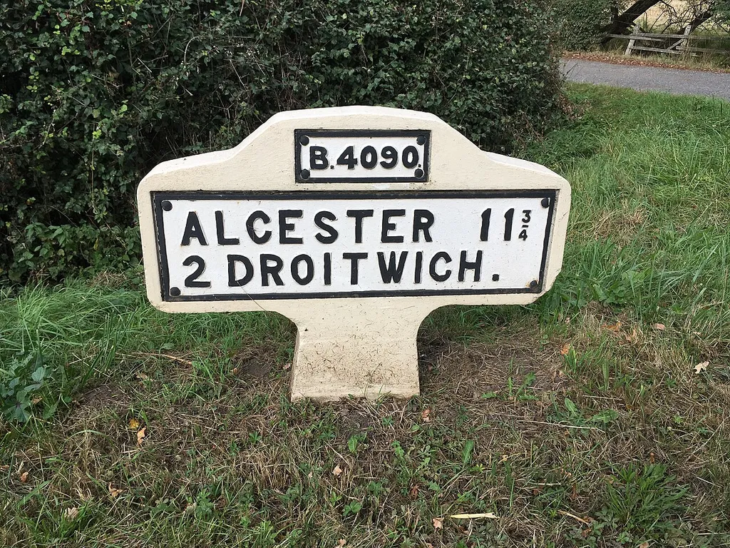 Old Milestone, B4090, Salt Way, 20m West of Junction with Goosehill Lane